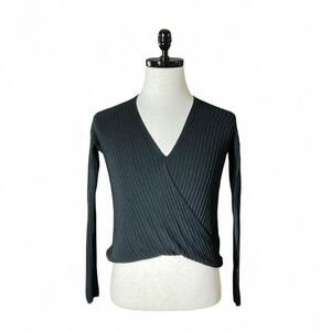 Hollister Black Ribbed Knit Wrap V Neck Long Sleeve Crop Sweater XS‎
